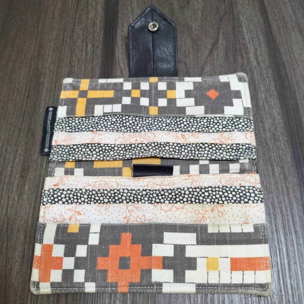 Rebekah Scott Designs Geometric Fabric Bifold Wallet Gray Orange Black Snap Zip